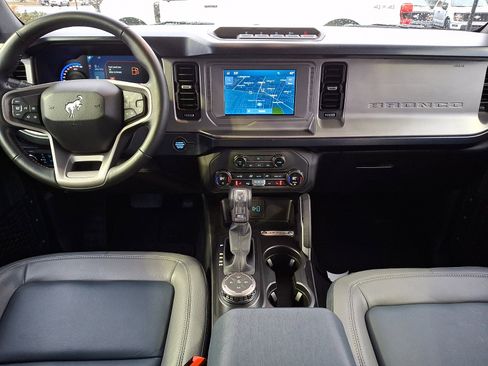 Used 2023 Ford Bronco Outer Banks w/ Sasquatch Package image 15