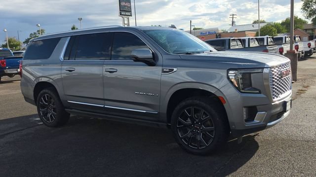 Used 2023 GMC Yukon XL Denali w/ Denali Reserve Package AWD/4WD image 2