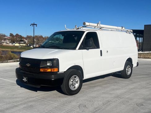 Used 2015 Chevrolet Express 2500 image 5