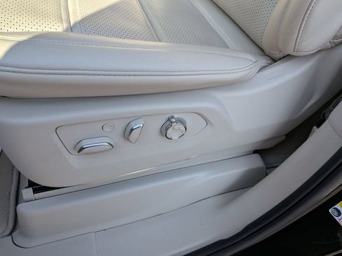 Certified 2023 Cadillac Escalade Premium Luxury Platinum AWD/4WD image 11