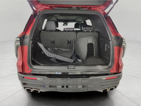 Used 2024 Chevrolet Traverse RS image 16