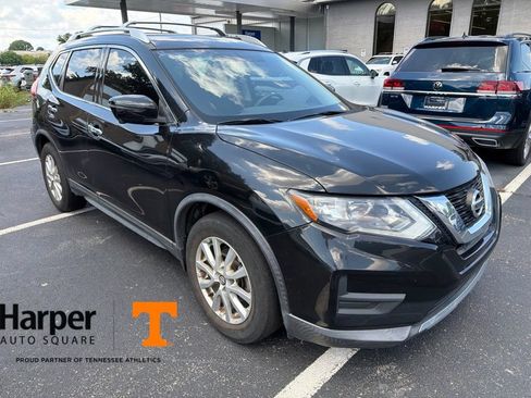 Used 2017 Nissan Rogue SV w/ SV Premium Package FWD image 6