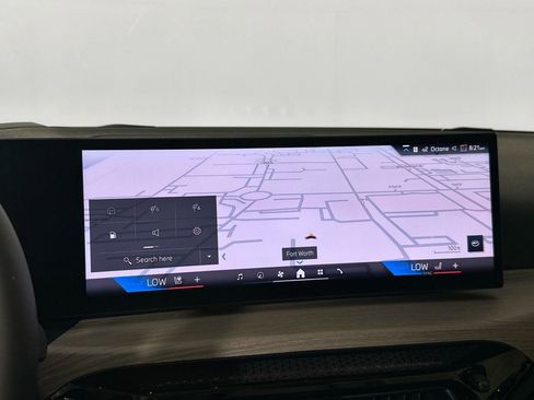 Used 2025 BMW 230i Coupe w/ Premium Package image 12