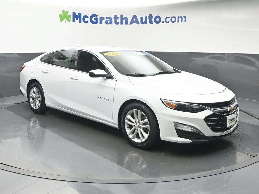 Used 2024 Chevrolet Malibu LT FWD image 2