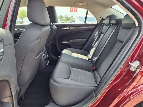 Used 2023 Chrysler 300 Touring w/ Sport Appearance Package image 10