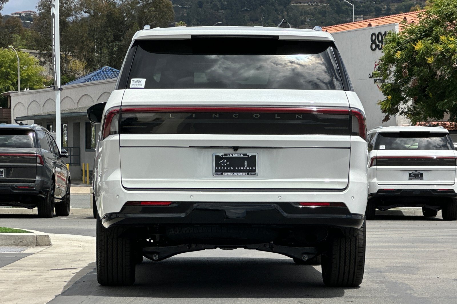 New 2026 Lincoln Navigator L Black Label AWD/4WD image 4