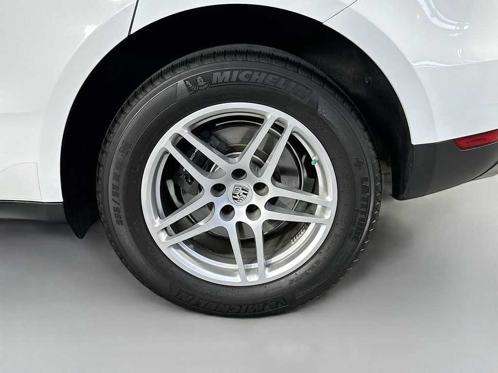 Used 2020 Porsche Macan AWD/4WD image 34