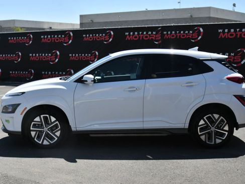 Used 2023 Hyundai Kona SE image 4