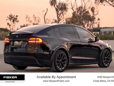 Used 2024 Tesla Model X image 9