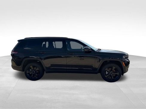 New 2025 Jeep Grand Cherokee L Altitude image 26