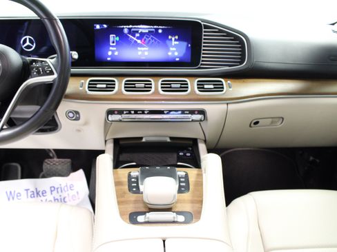 Used 2024 Mercedes-Benz GLS 450 4MATIC image 19