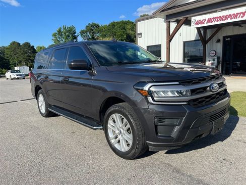 Used 2022 Ford Expedition Max XLT AWD/4WD image 2