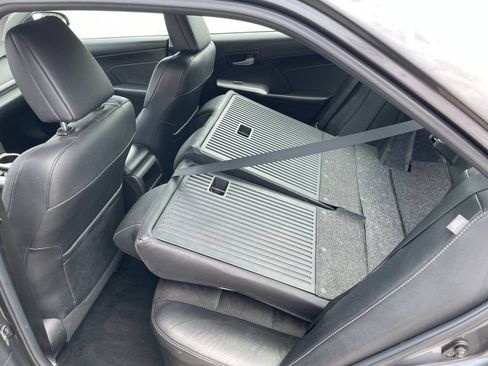 Used 2014 Toyota Camry SE w/ Leather Package FWD image 27