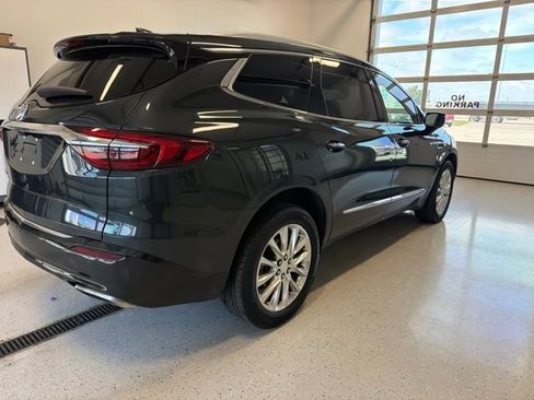 Used 2020 Buick Enclave Premium w/ Surround and Sites Package AWD/4WD image 8