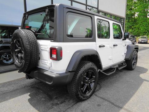 Used 2022 Jeep Wrangler Unlimited Sport AWD/4WD image 5