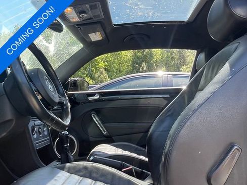 Used 2012 Volkswagen Beetle 2.0T FWD image 2