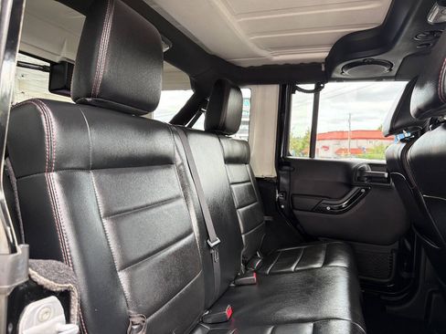 Used 2012 Jeep Wrangler Unlimited Sahara AWD/4WD image 22