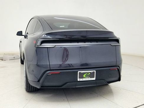 Used 2026 Tesla Model Y Long Range RWD image 8