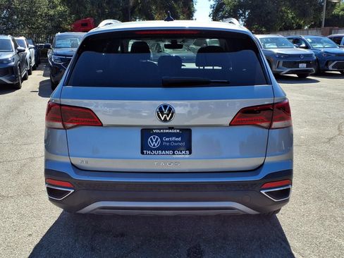 Certified 2023 Volkswagen Taos SE w/ Black Wheel Package FWD image 9