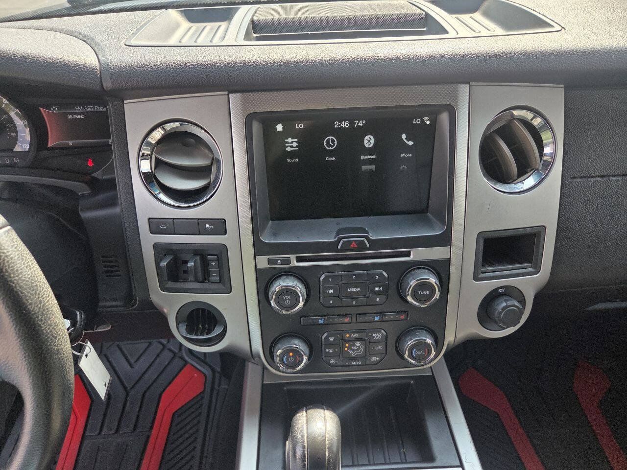 Used 2017 Ford Expedition XLT w/ Equipment Group 202A RWD image 12