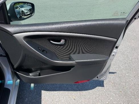 Used 2016 Hyundai Elantra GT w/ Option Group 02 FWD image 33