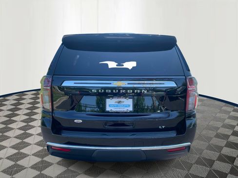 Used 2023 Chevrolet Suburban LT w/ LT Signature Package AWD/4WD image 5