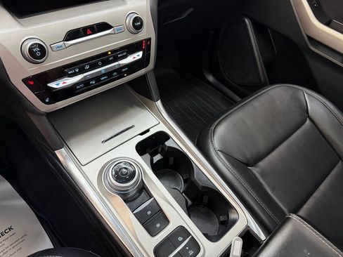 Used 2023 Ford Explorer XLT w/ Equipment Group 202A image 14