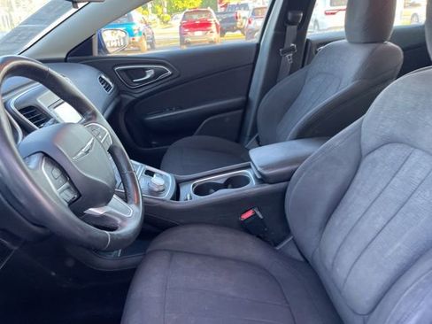 Used 2015 Chrysler 200 Limited w/ Convenience Group FWD image 9