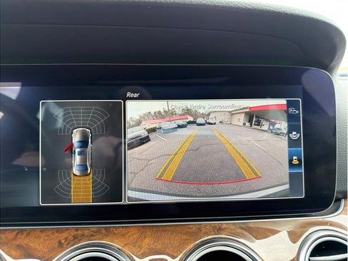Used 2017 Mercedes-Benz E 300 image 20