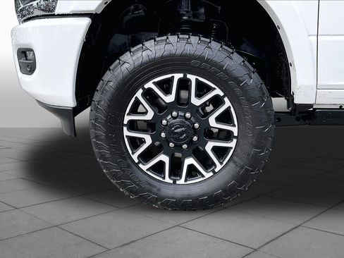 Used 2025 RAM 2500 Limited AWD/4WD image 11