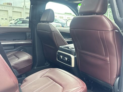 Used 2024 Ford Expedition Limited RWD image 13