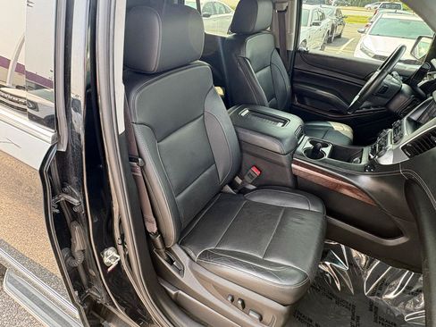 Used 2017 GMC Yukon SLT w/ Premium Edition AWD/4WD image 21