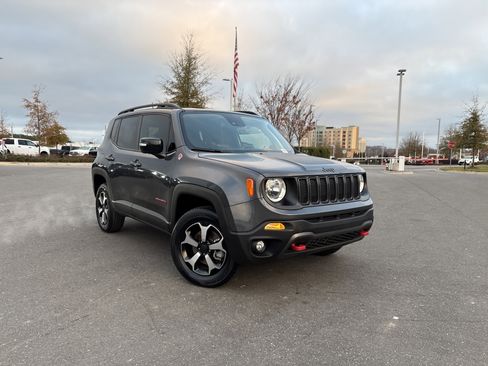 Used 2022 Jeep Renegade Trailhawk image 2