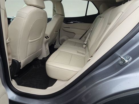 Used 2021 Buick Envision Essence image 31