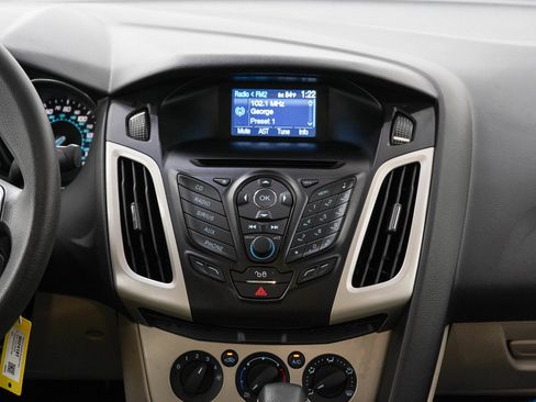 Used 2012 Ford Focus SE FWD image 15