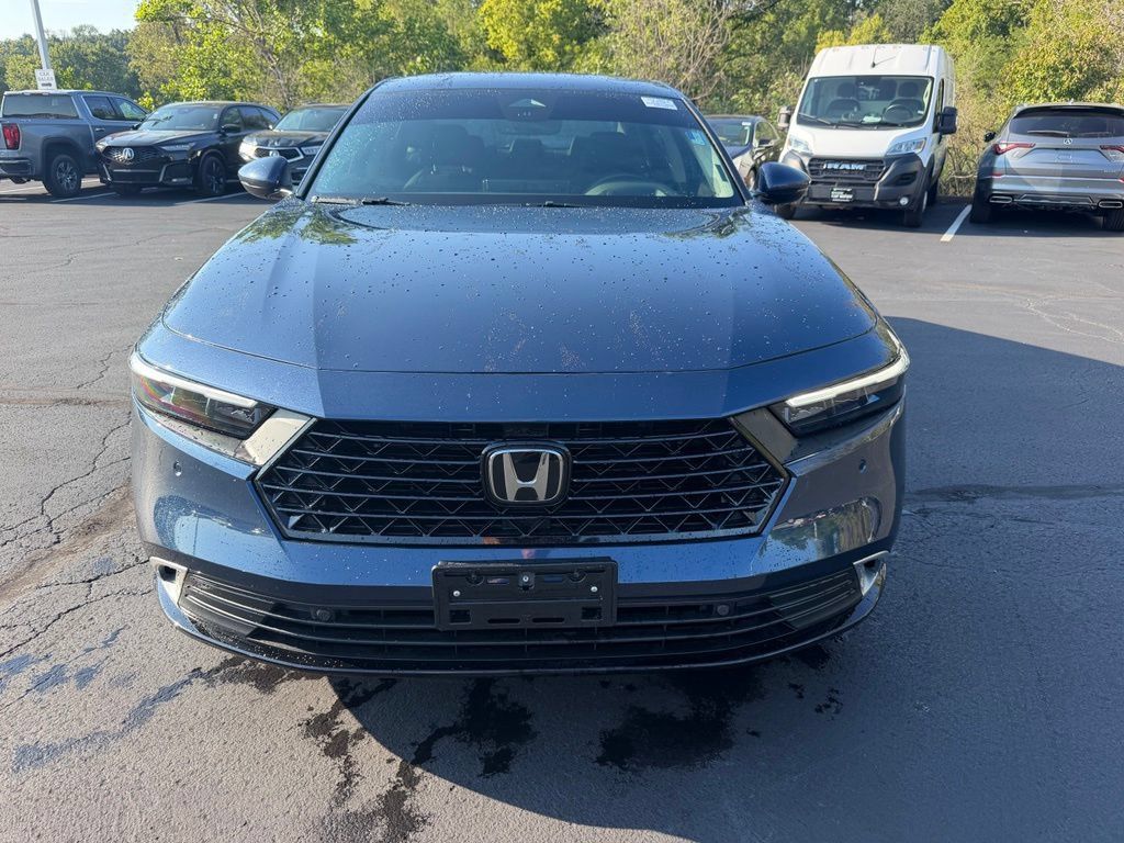 Used 2025 Honda Accord Touring image 2