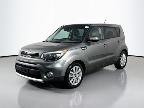 Used 2017 Kia Soul + w/ Primo Package FWD image 4