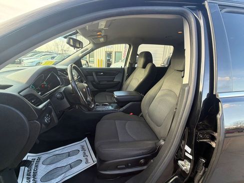 Used 2017 Chevrolet Traverse LT image 9