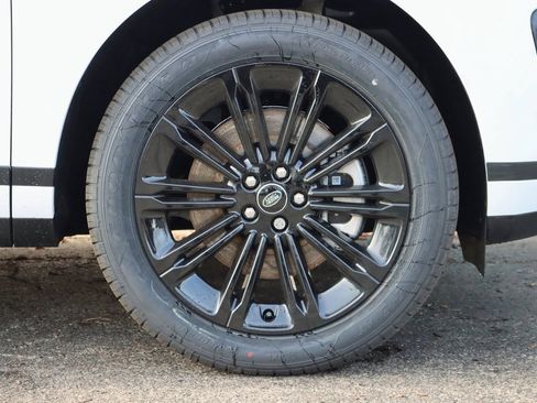 Used 2025 Land Rover Range Rover Evoque S image 9