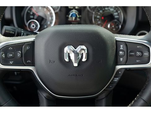 Used 2025 RAM 1500 Big Horn AWD/4WD image 17