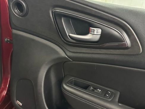 Used 2016 Chrysler 200 S w/ Navigation & Sound Group I image 39