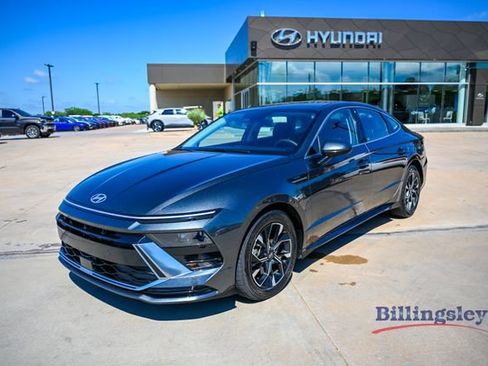 Used 2025 Hyundai Sonata SEL FWD image 1