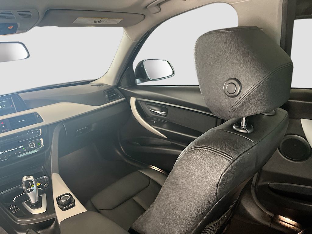 Used 2018 BMW 320i Sedan w/ Convenience Package RWD image 22