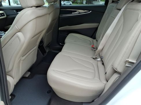 Certified 2023 Lincoln Nautilus AWD w/ Premium Package image 12