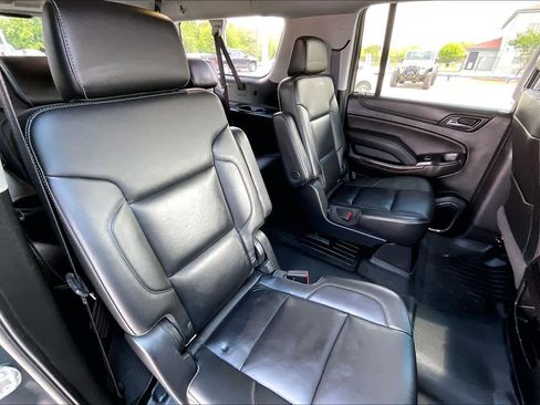 Used 2019 Chevrolet Suburban LT image 20