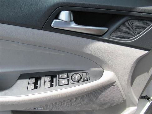 Used 2020 Hyundai Tucson Sport FWD image 18