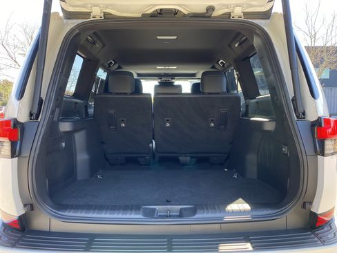 Used 2024 Lexus GX 550 image 42