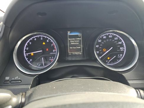 Used 2019 Toyota Camry SE FWD image 18