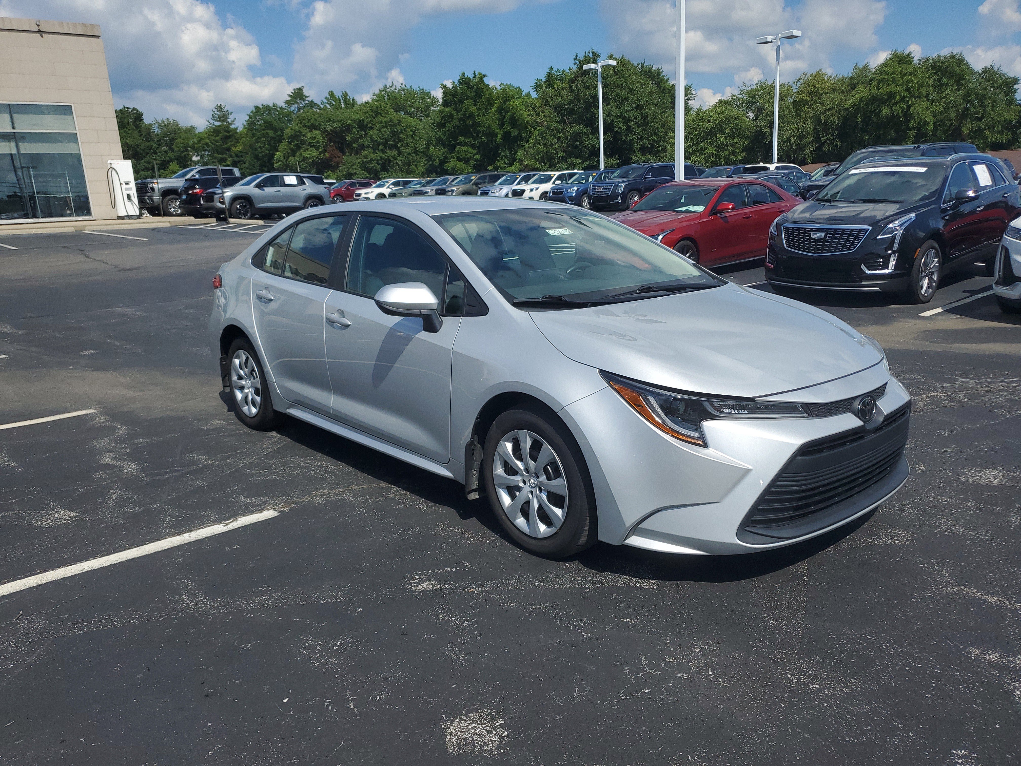 Used 2024 Toyota Corolla LE FWD image 4