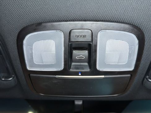 Used 2013 Hyundai Genesis 3.8 RWD image 19